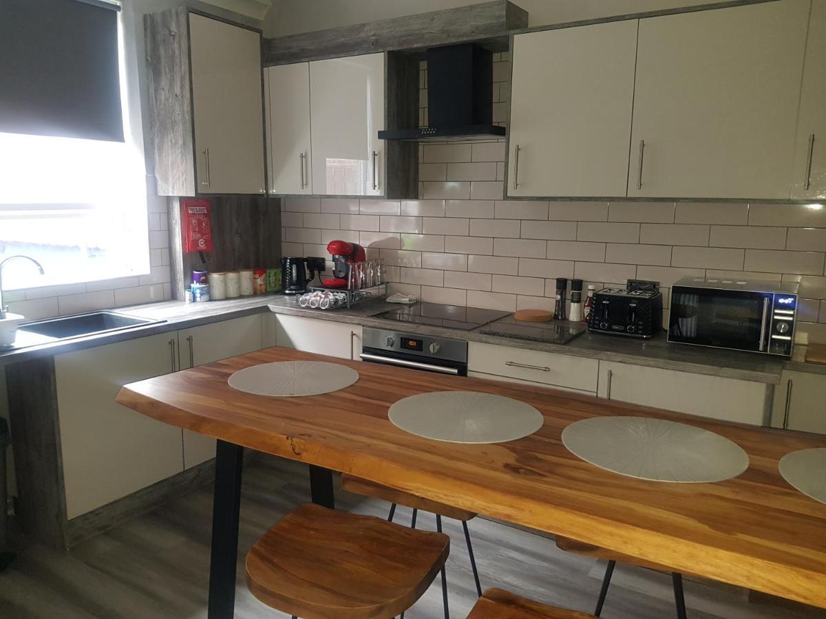 Highfields Living - All Rooms Ensuite- Free Wifi- Free Local Parking เชฟฟิลด์ ภายนอก รูปภาพ
